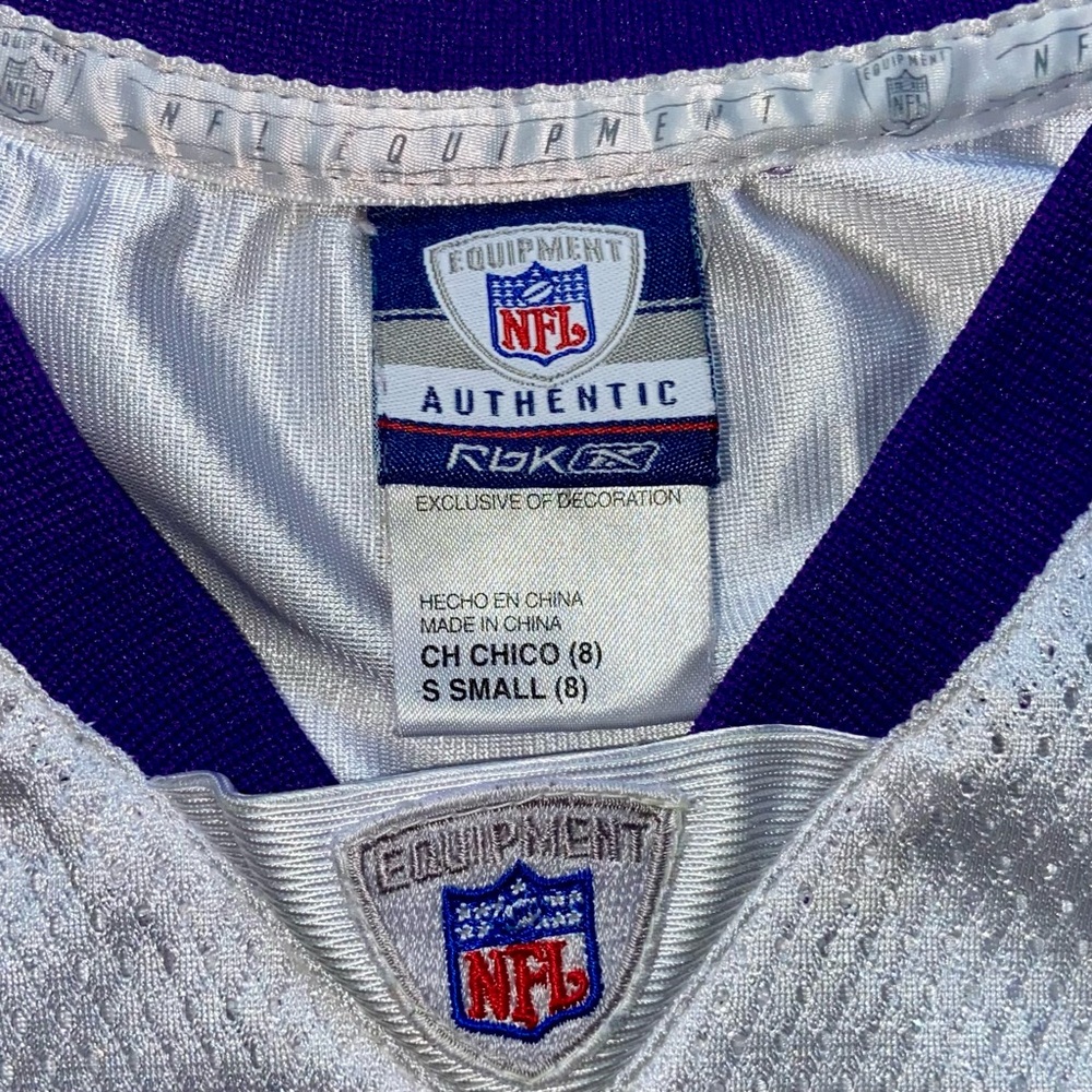 Reebok Minnesota Vikings 2007 Adrian Peterson Jersey - Picture 4 of 5